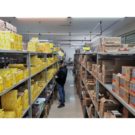 INGROSSO MATERIALE ELETTRICO VIMAR CON SCONTO INSTALLATORE E RIVENDITORE VIMAR PLANA IDEA ARKè EIKON