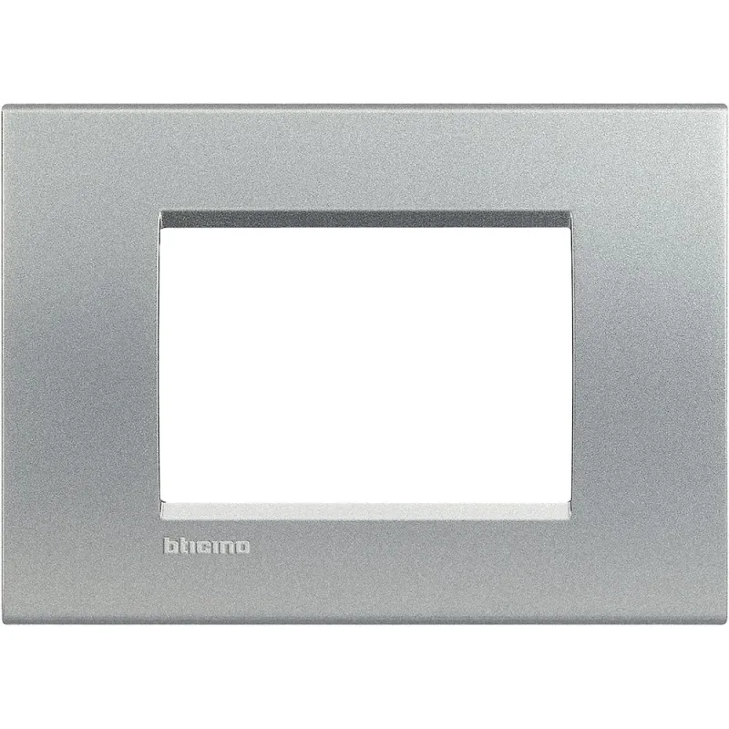 Placca 3 posti Tech Bticino Living LNA4803TE