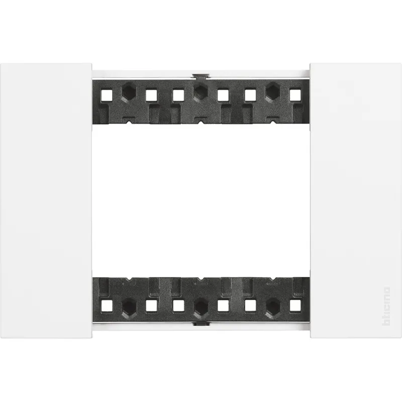 Bticino PLACCA 3 POSTI BIANCO LIVING NOW KA4803KW