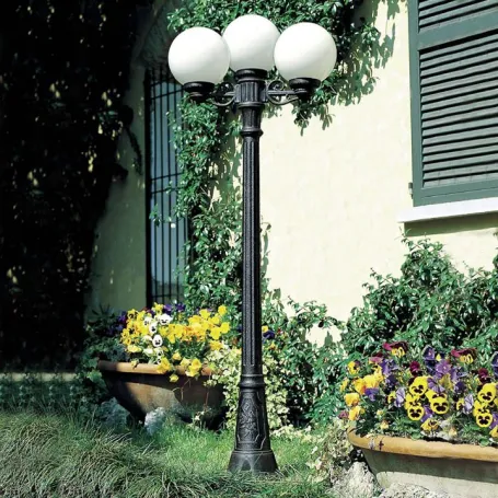 PALO SFERA GIARDINO CON 3 GLOBO RESINA CONTRO SALSEDINE NO RUGGINE E27 2.20MET FUMAGALLI