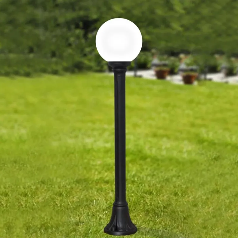 PALO SFERA GIARDINO GLOBO BIANCA RESINA CONTRO SALSEDINE NO RUGGINE E27 FUMAGALLI