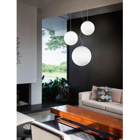 Lampadario coordinato con 3 lampade a sospensione in vetro bianco 1 D40cm 2 D.30cm art.634644 Illuminazione moderna